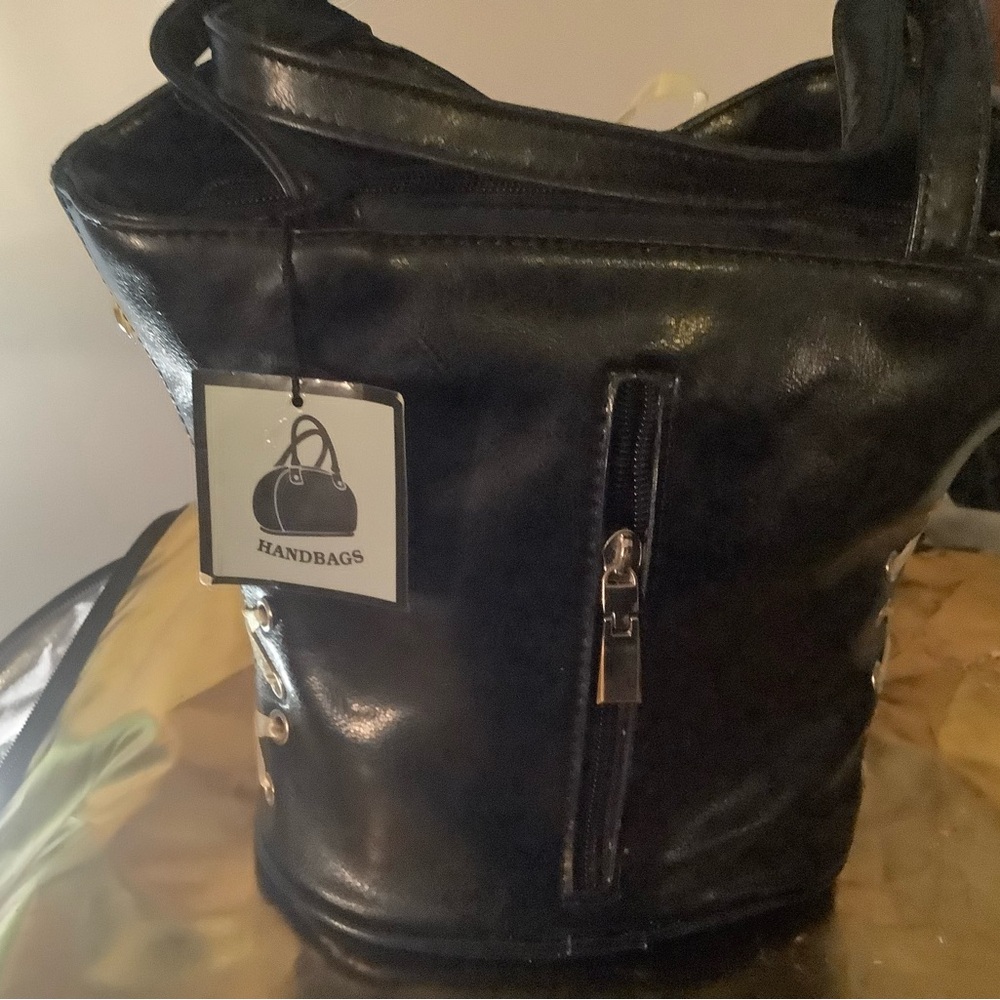 Black Handbag with Front Zipper